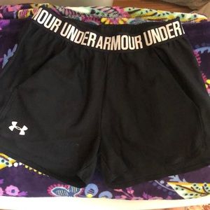 Under Armour black shorts with pockets